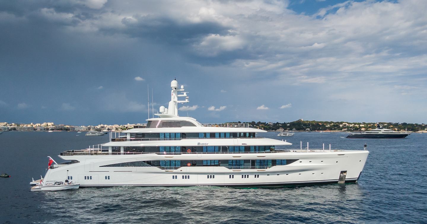 Superyacht Energy at anchor