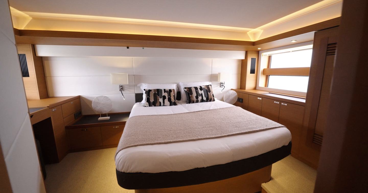 Beneteau-Swift-Trawler-54-Review-owner-cabin