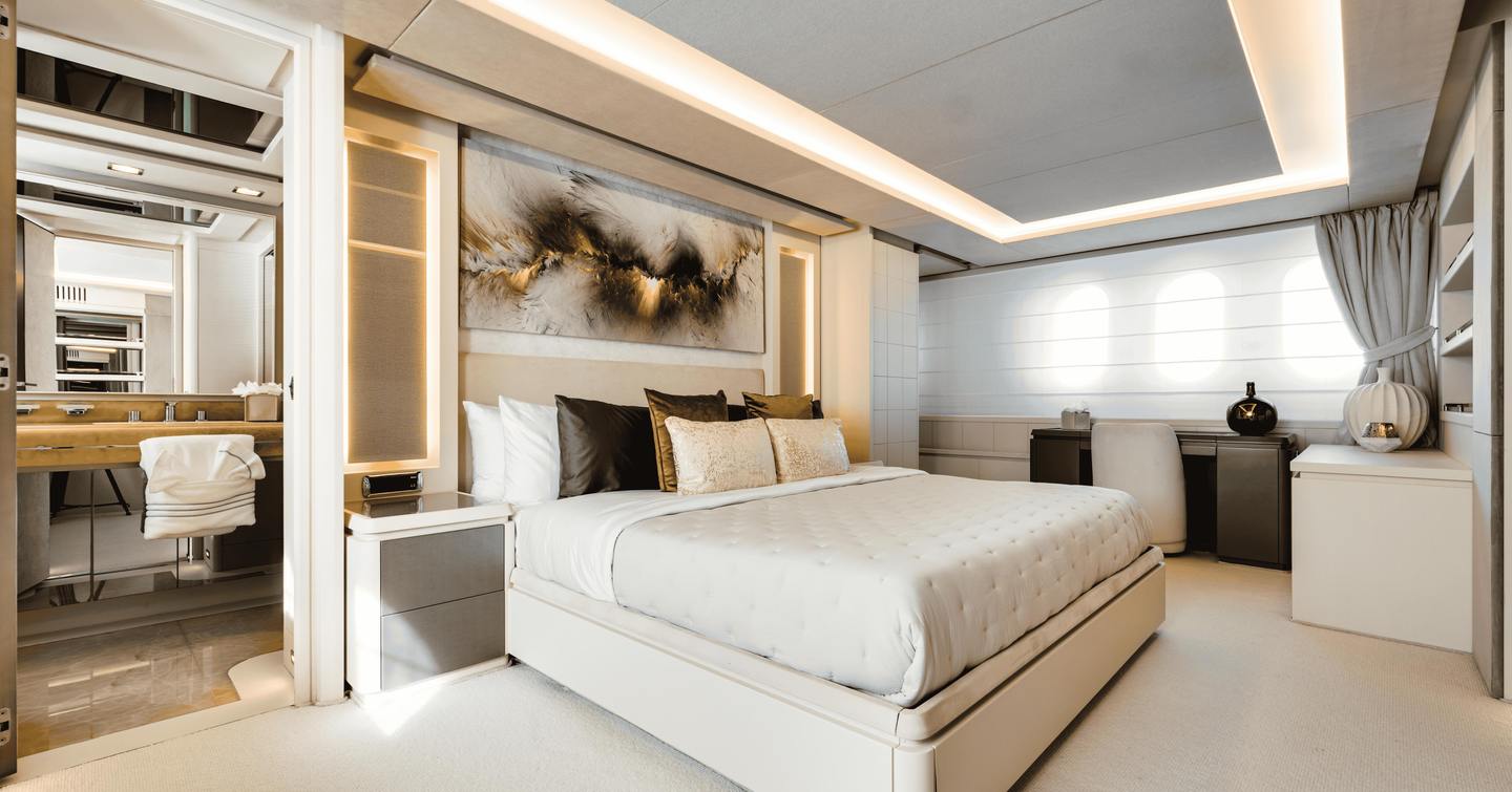 Azimut motor yacht Serendipity master cabin with ensuite 