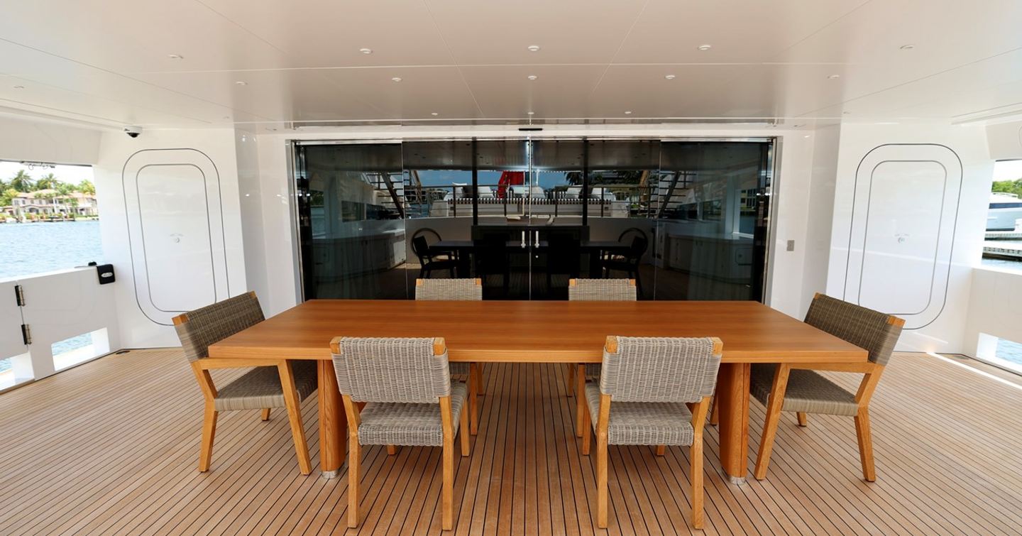 Superyacht Franklie aft deck alfresco dining