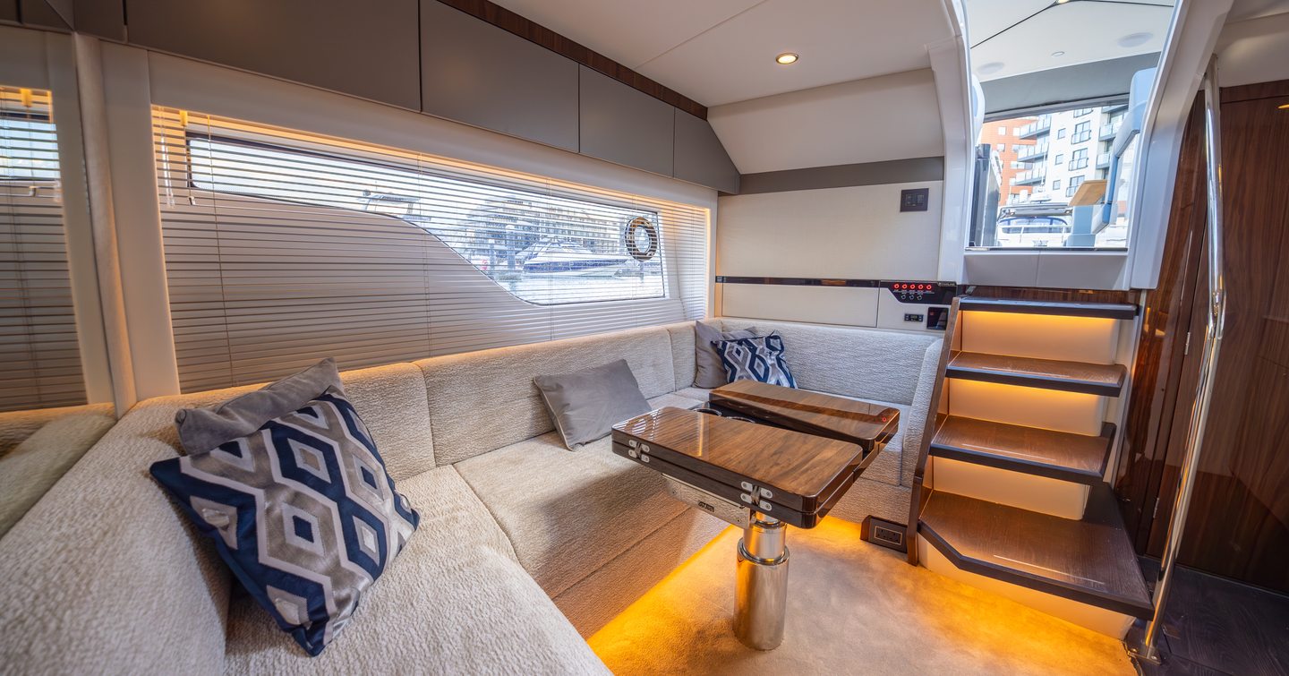 fairline-targa-40-dinette