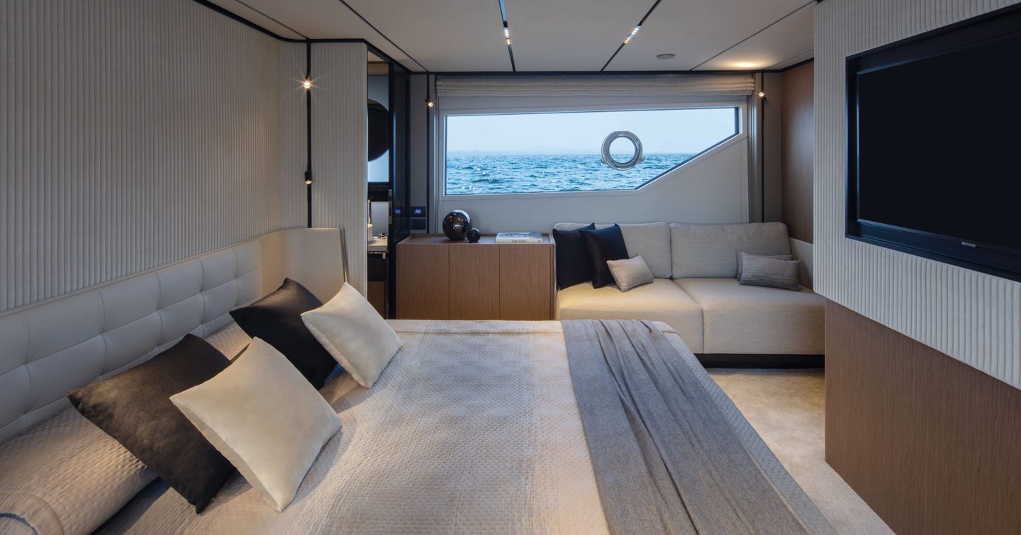 ferretti 720 cabins