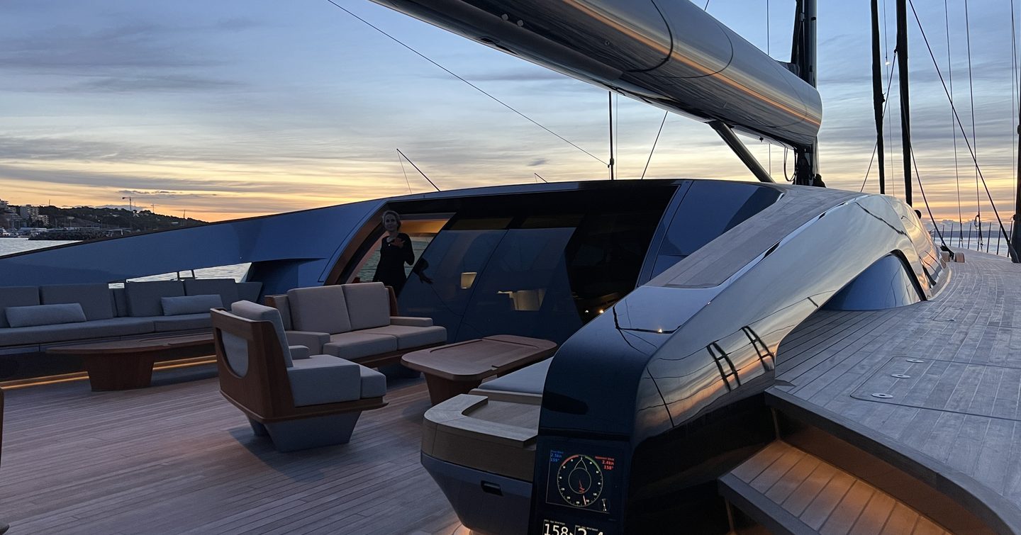 Sailing yacht SARISSA's aftdeck seating 