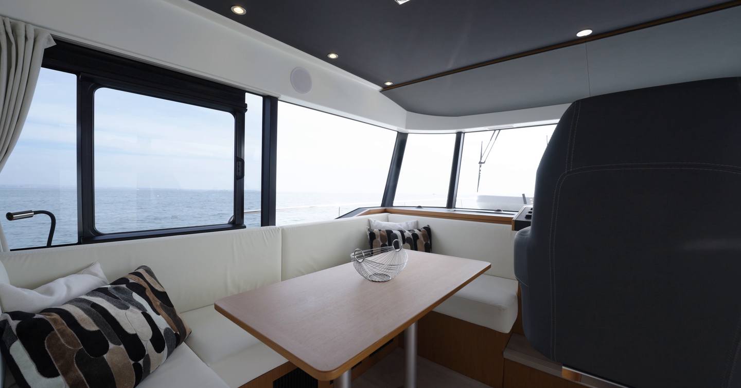 Beneteau-Swift-Trawler-54-Review-dinette