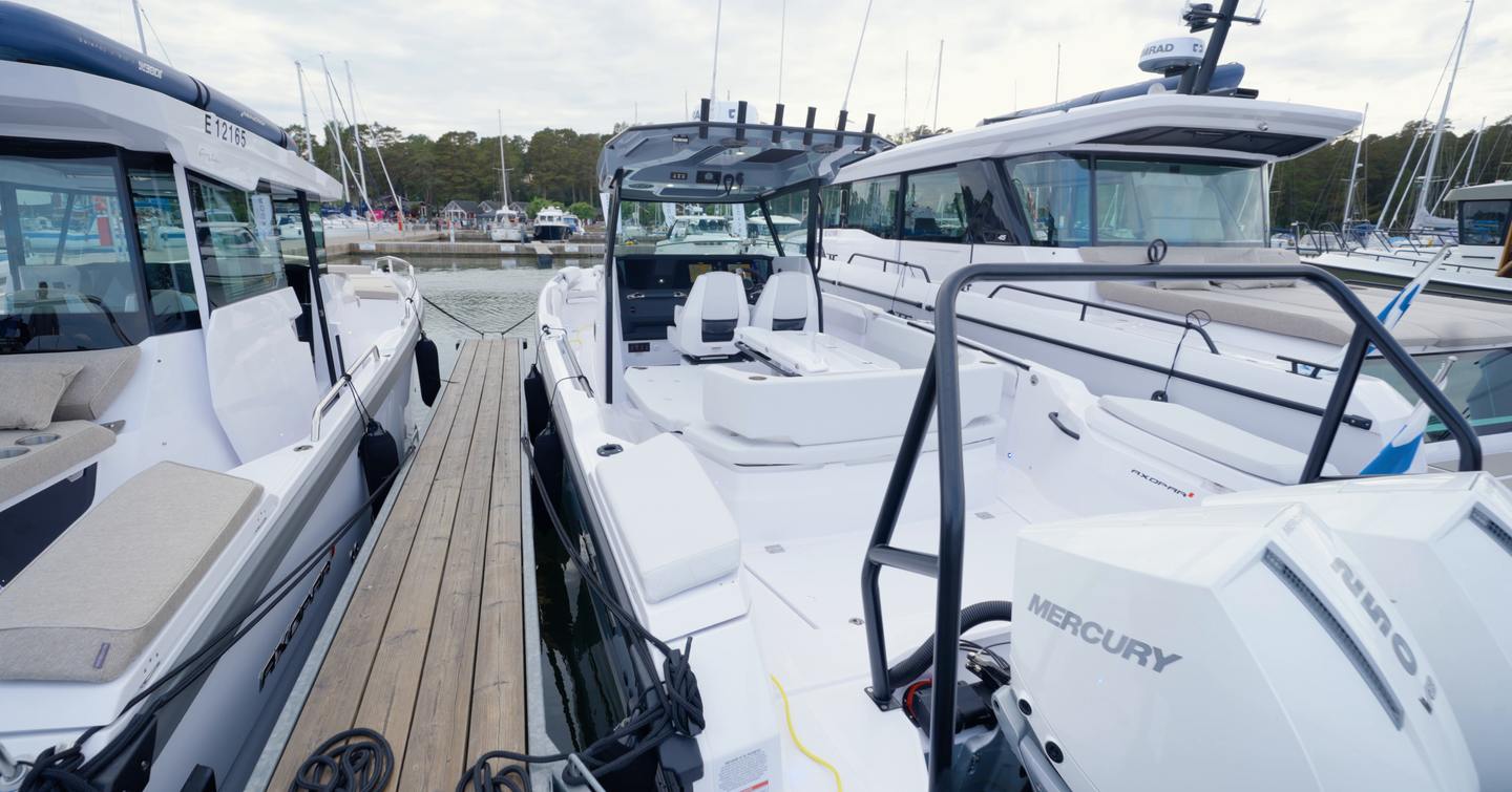 Axopar-29-CCX-Review-in-the-marina