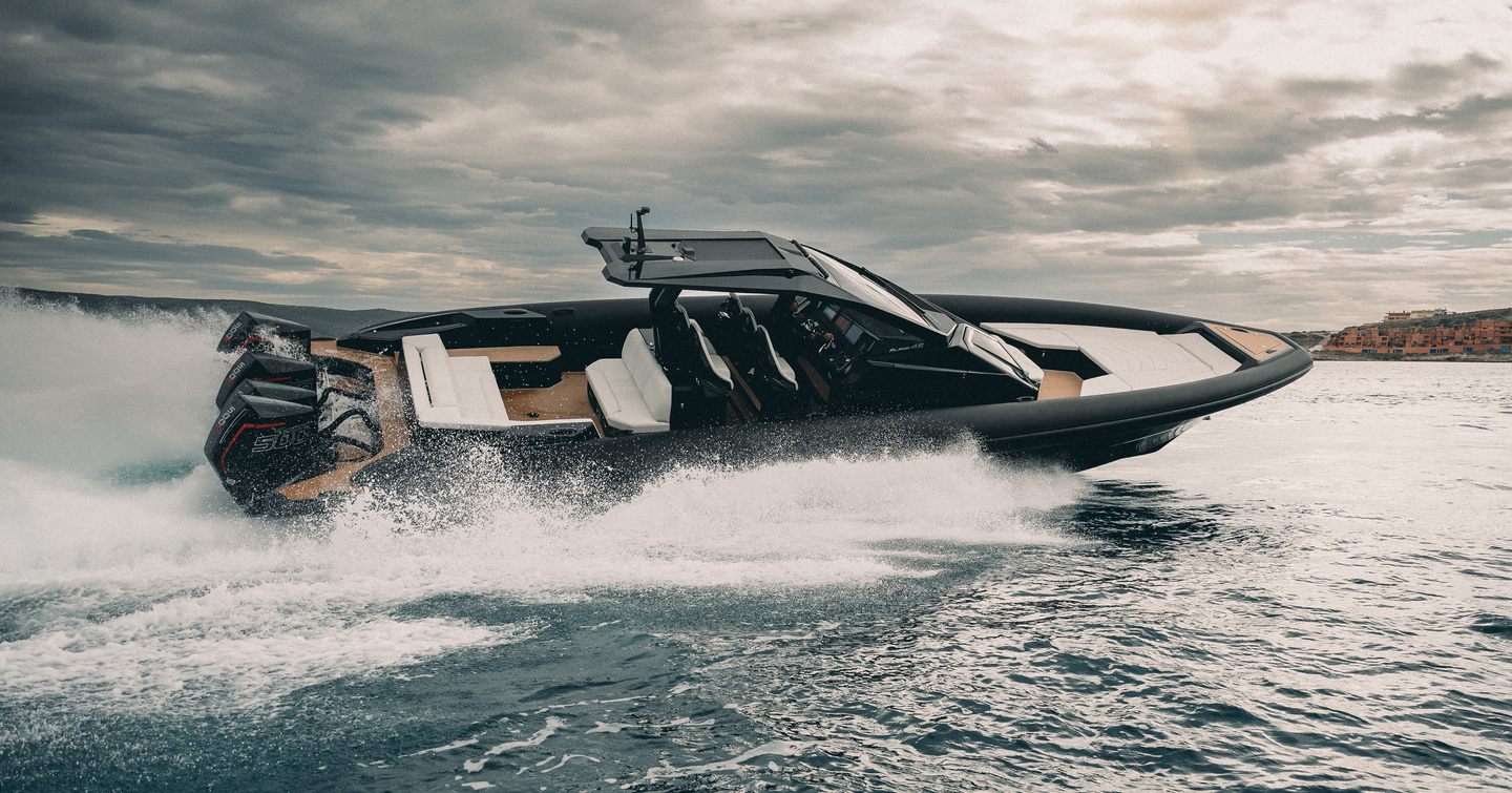 Technohull Alpha 45 dayboat under way 