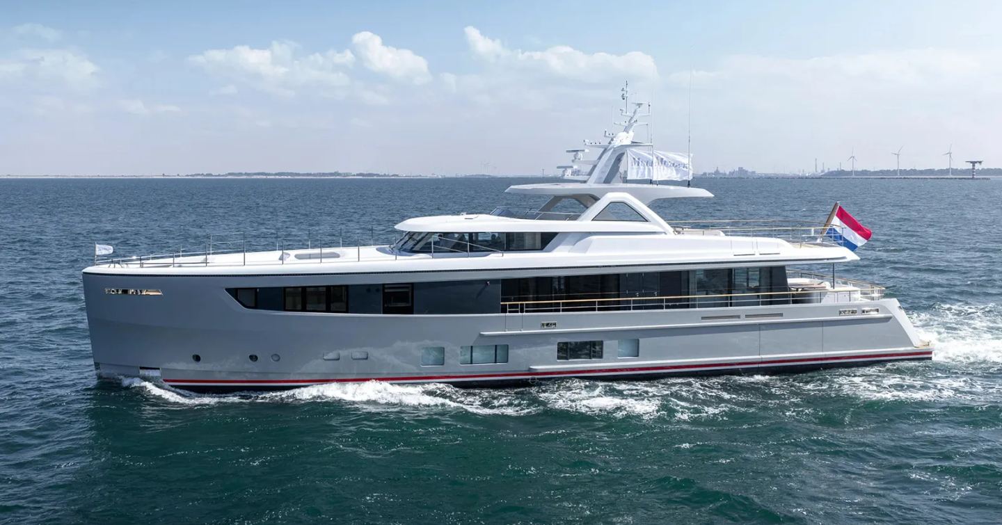 Ninth Mulder ThirtySix Superyacht under way on sea trials 