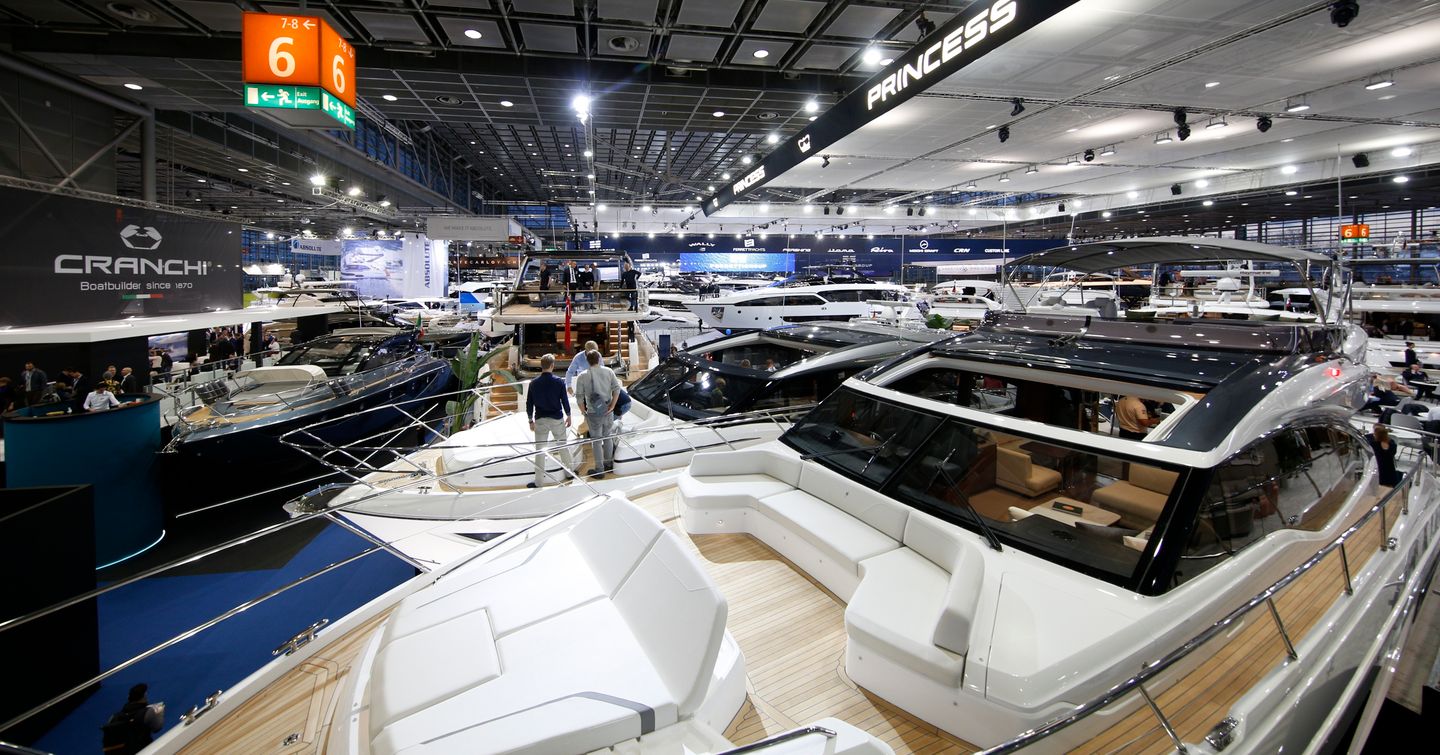 Superyachts display