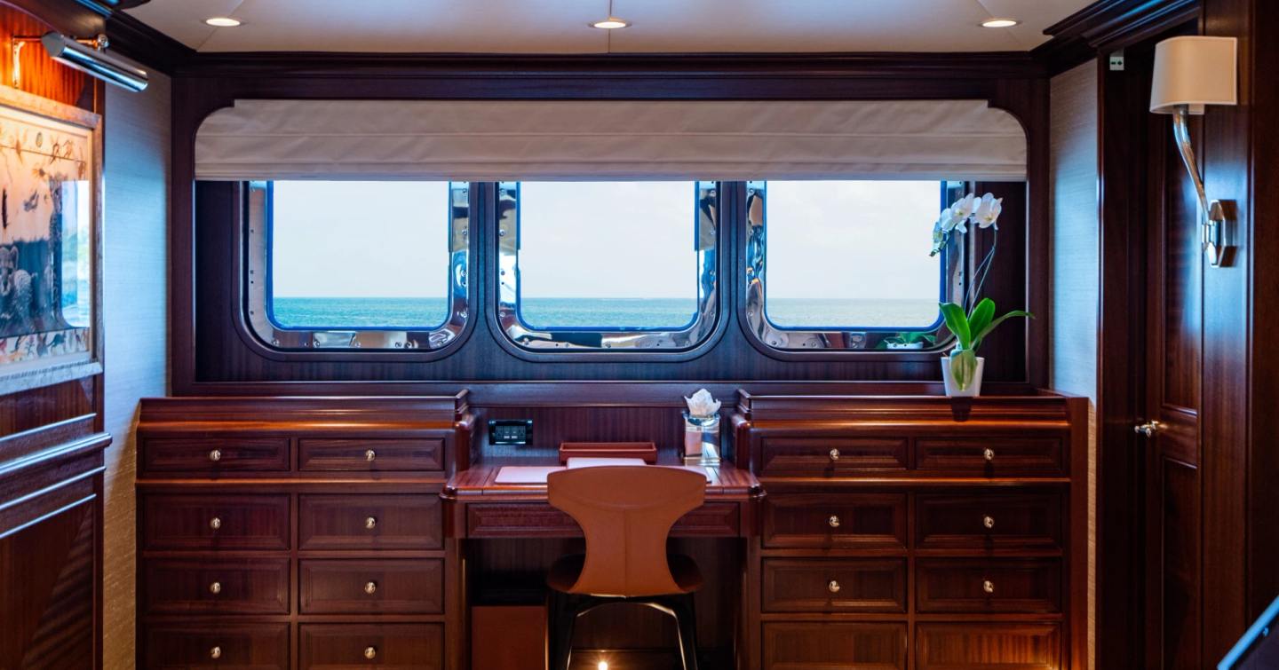 Explorer yacht Zexplorer master cabin office area
