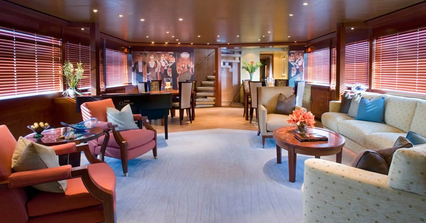 Superyacht Perle Bleue main deck lounge with grand piano 