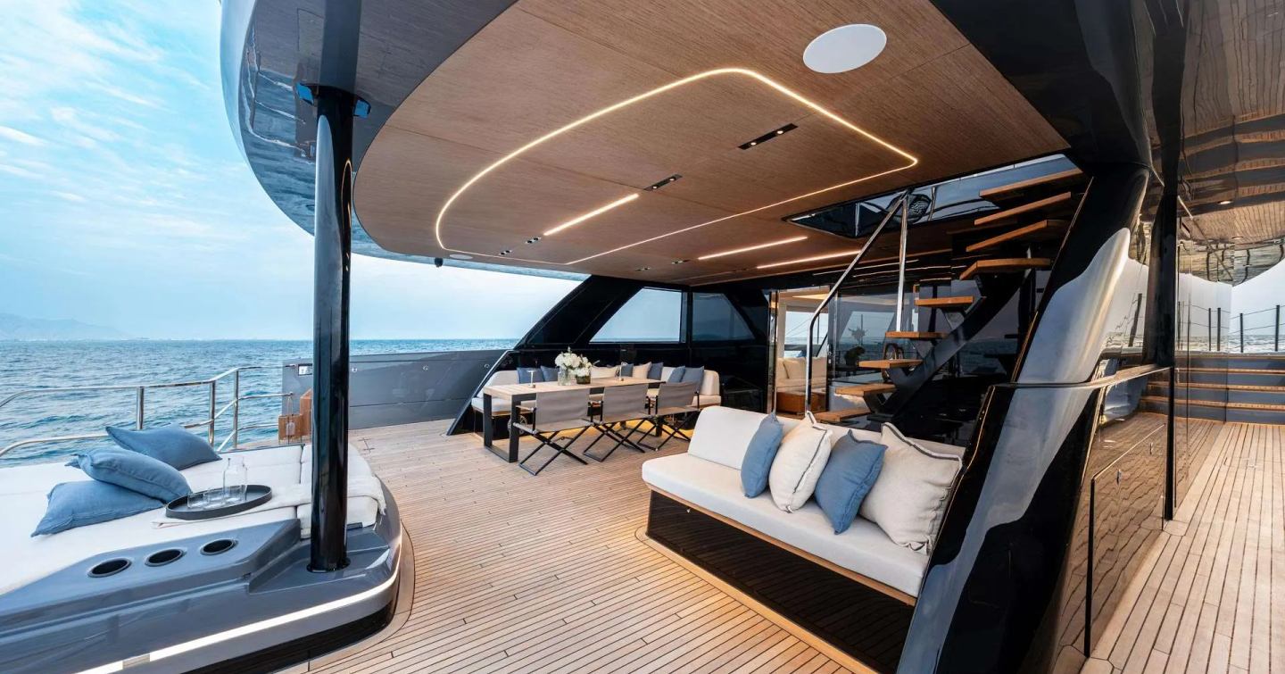 Sunreef Ultima 88 exterior with sun pads
