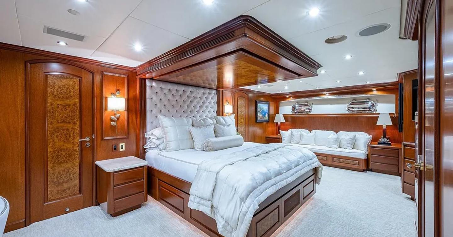 Superyacht La Sirena's owner's stateroom