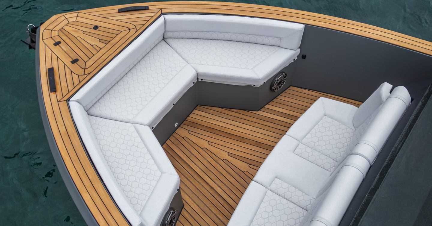 Maxim Yachts MAX43 Comfort boat foredeck with U-shaped white seating