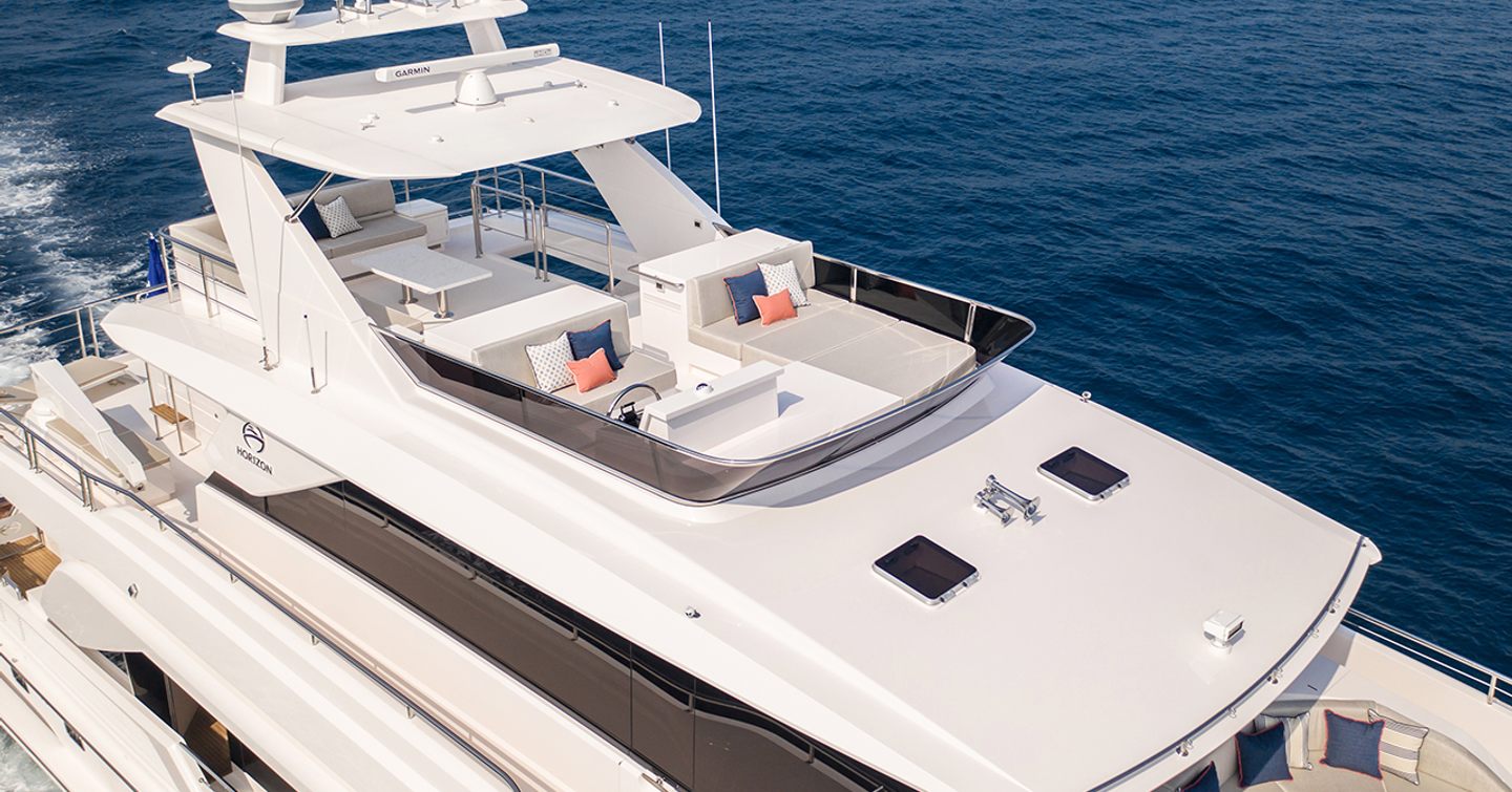 Horizon FD100 Tri-deck motor yacht sundeck 