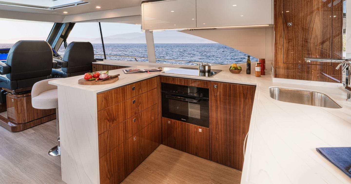 Riviera 5600 Sport Yacht Platinum Edition motor yacht u-shaped galley 