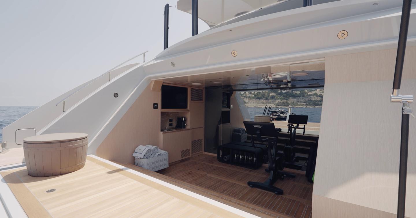 Tankoa-Yachts-S501-Evo-Review-beach-club