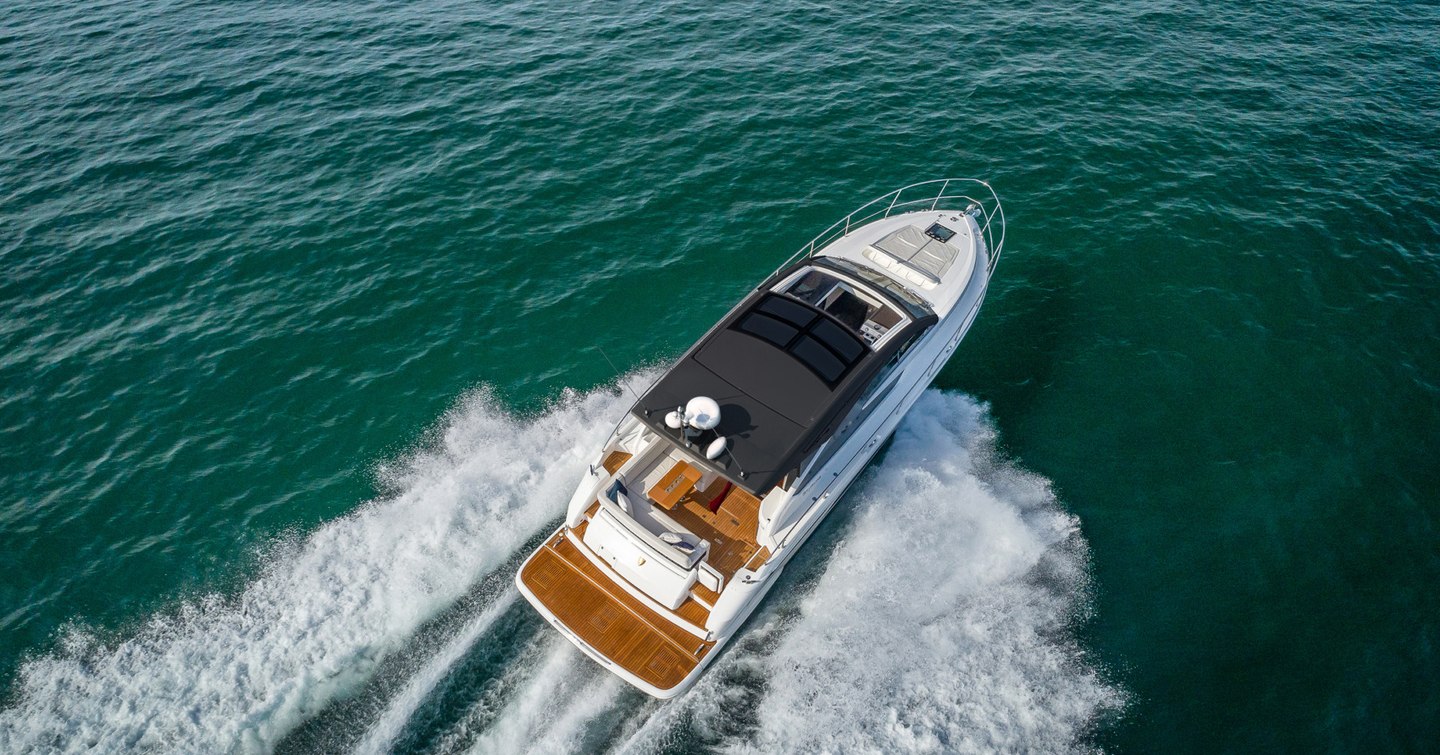 Fairline-Targa-50-GT-overhead-aft-deck