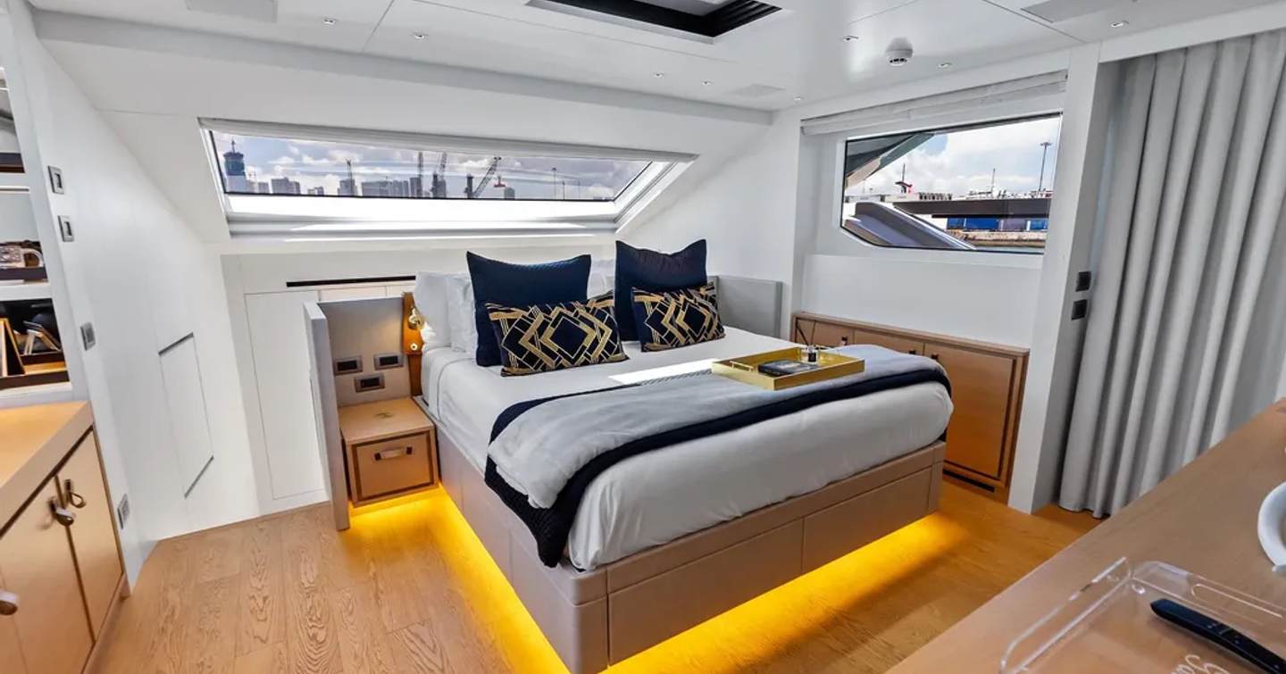 Sanlorenzo motor yacht Gatsby master cabin with windows 