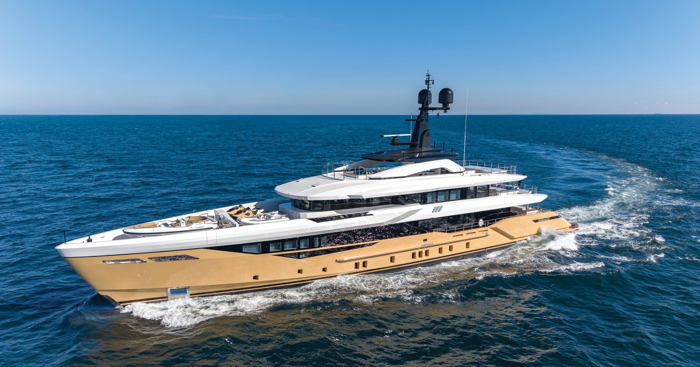 Superyacht Tamasha under way 