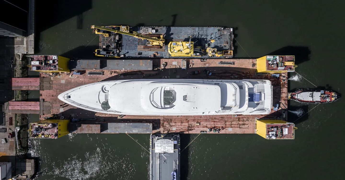 Feadship PROJECT 827