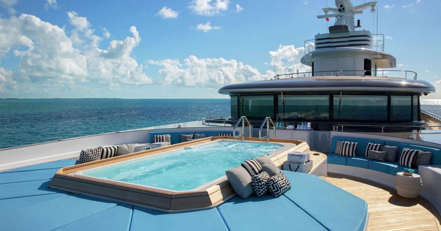 Superyacht Eternity foredeck jacuzzi