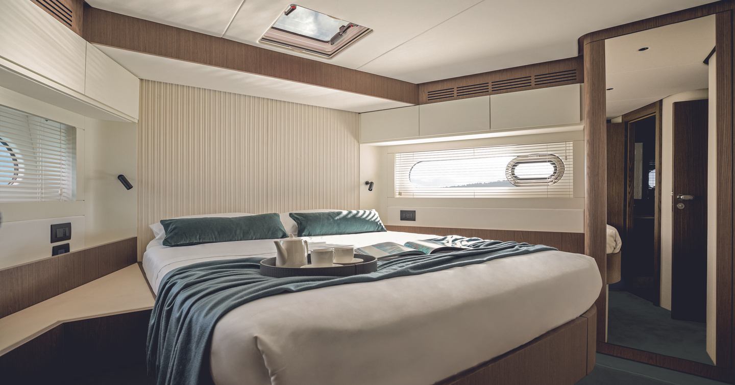 Azimut Magellano 66 cabins