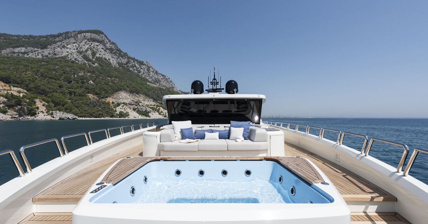 Lazzara UHV 100 Motor Yacht foredeck with integrated jacuzzi