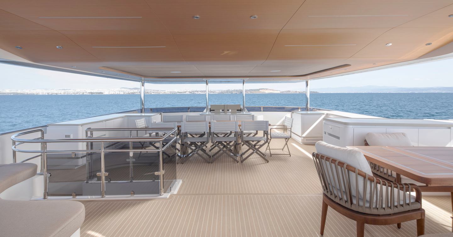 Catamaran GloriaMaris flybridge