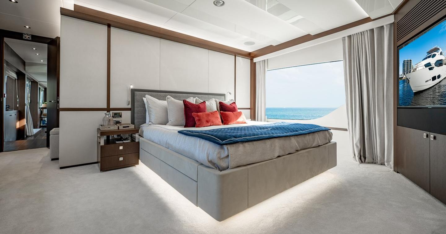 Motor yacht Mandala's master cabin