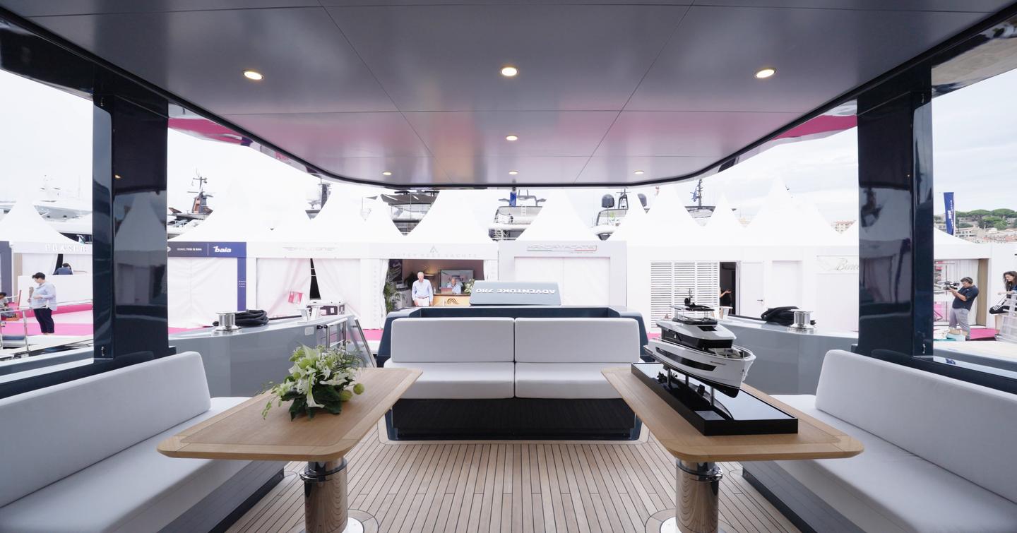 Outer-Reef-Yachts-780-Adventure-Review-cockpit
