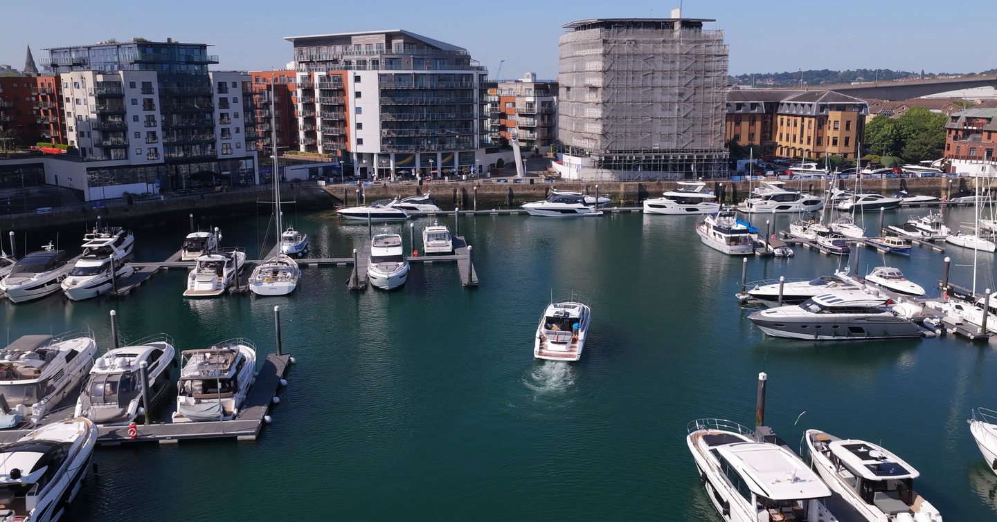 Fairline Targa 47 GT manoeuvring through Ocean Village Marina during YachtBuyer handling test