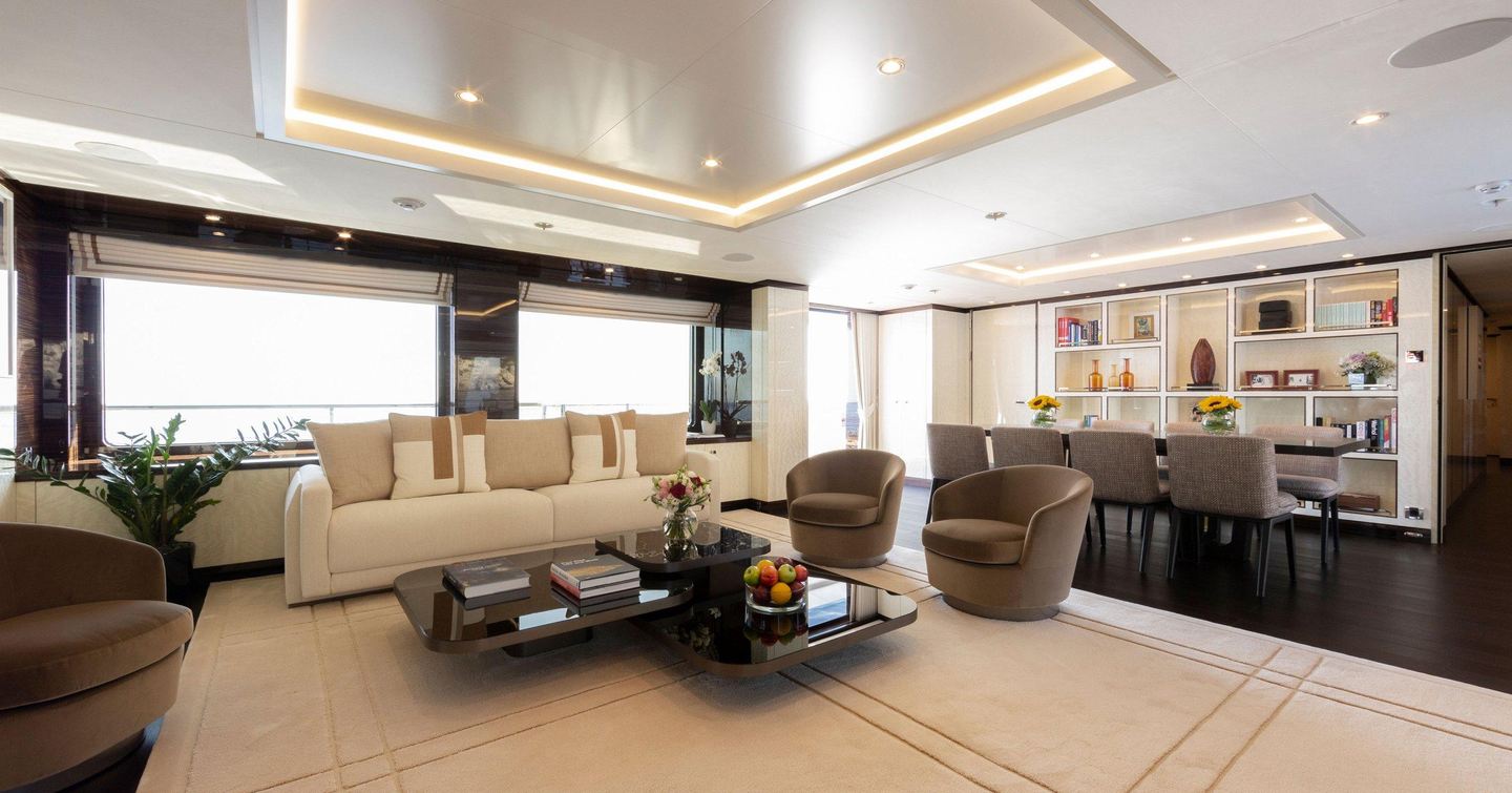Galene main saloon with lounge and dining area