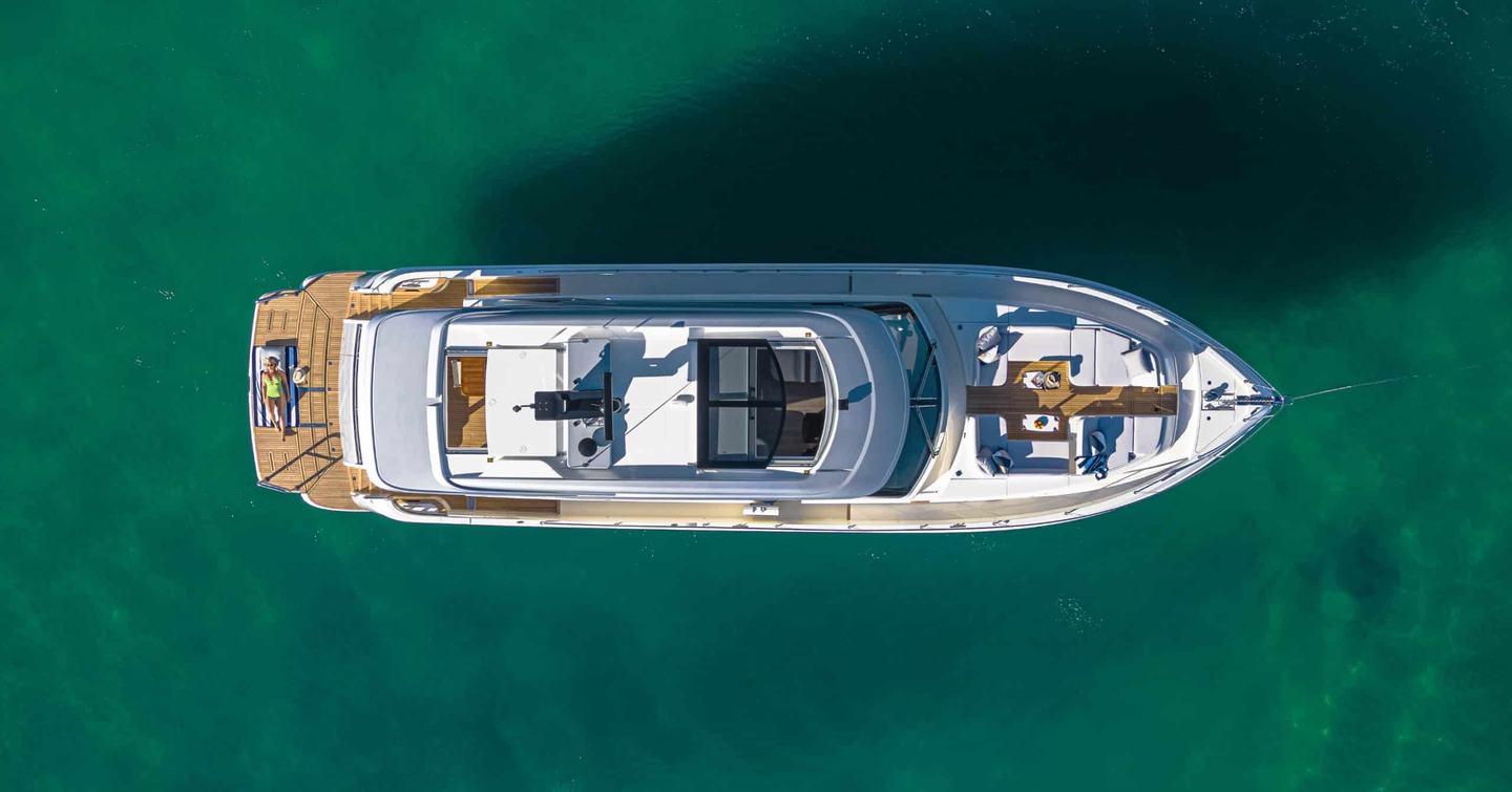 Riviera-6800-Sport-Yacht-Platinum-overhead