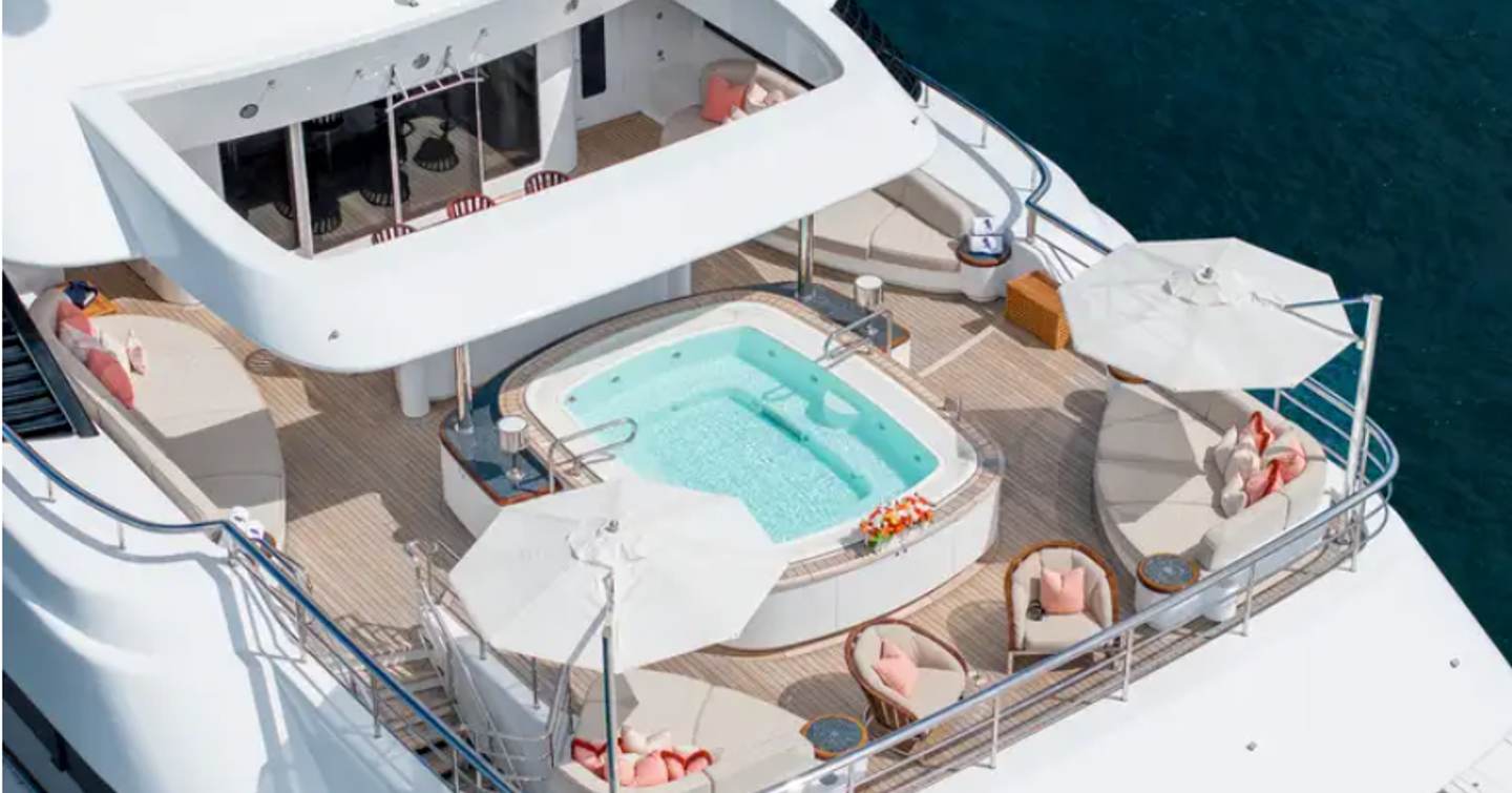 Superyacht Gigia aft deck jacuzzi and sunpads
