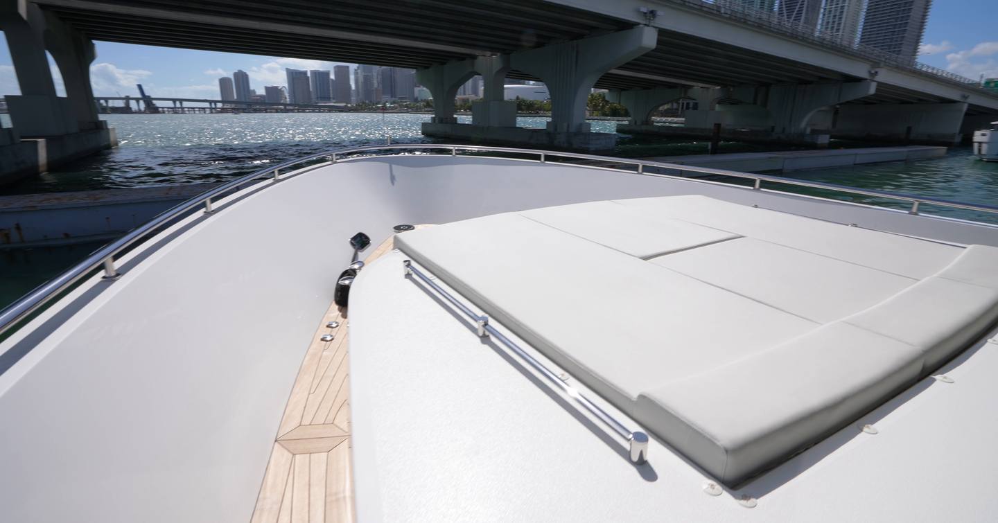 Ocean-Alexande-37L-Review-foredeck