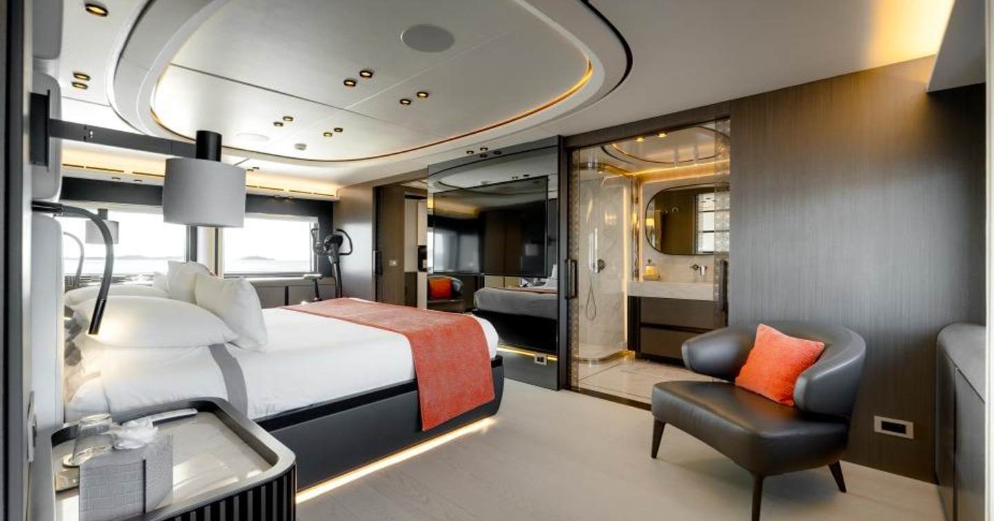 Superyacht L.A.U.L. master cabin