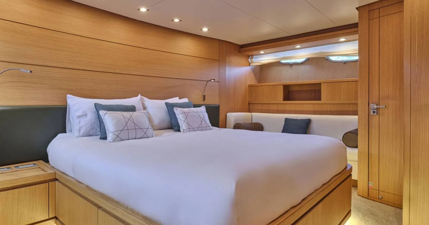Sanlorenzo yacht Oasis master cabin with sofa 