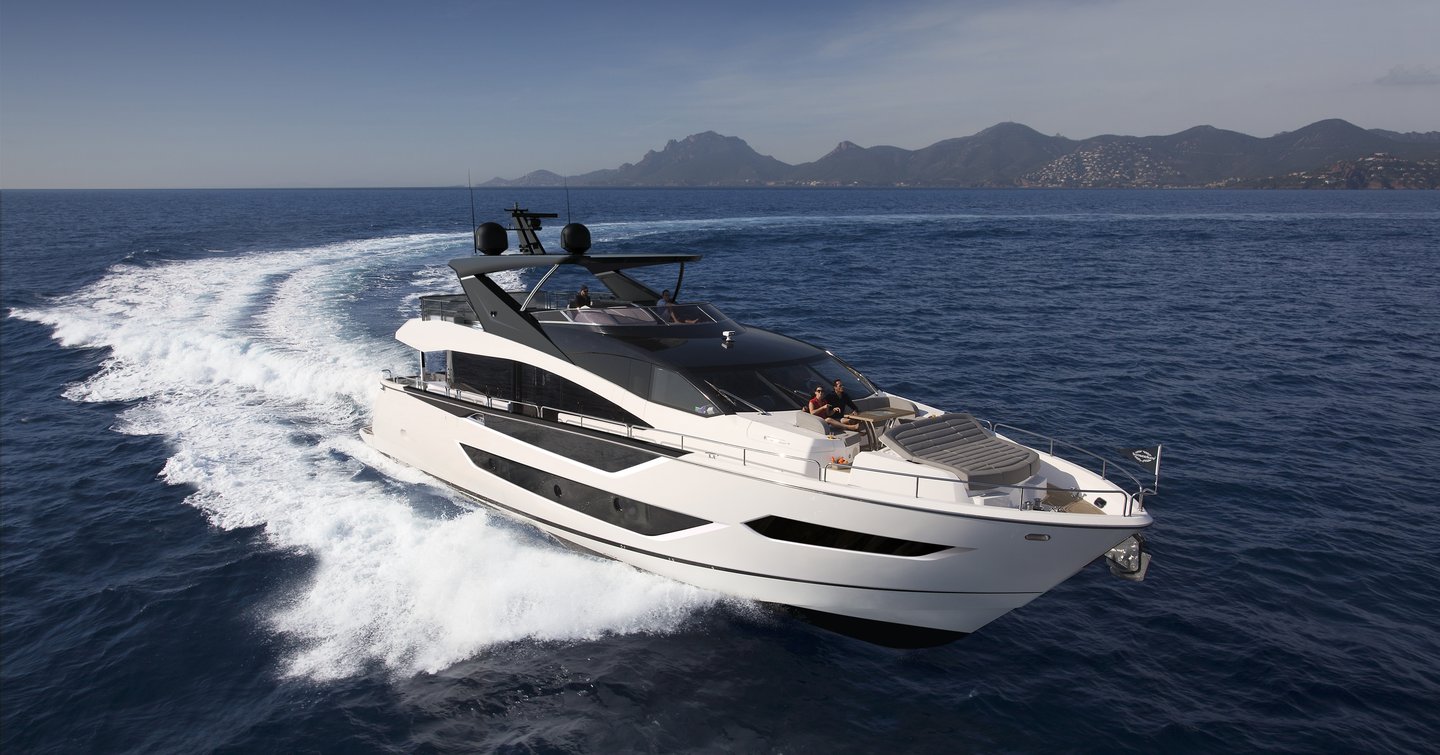 Sunseeker 88 Yacht on water