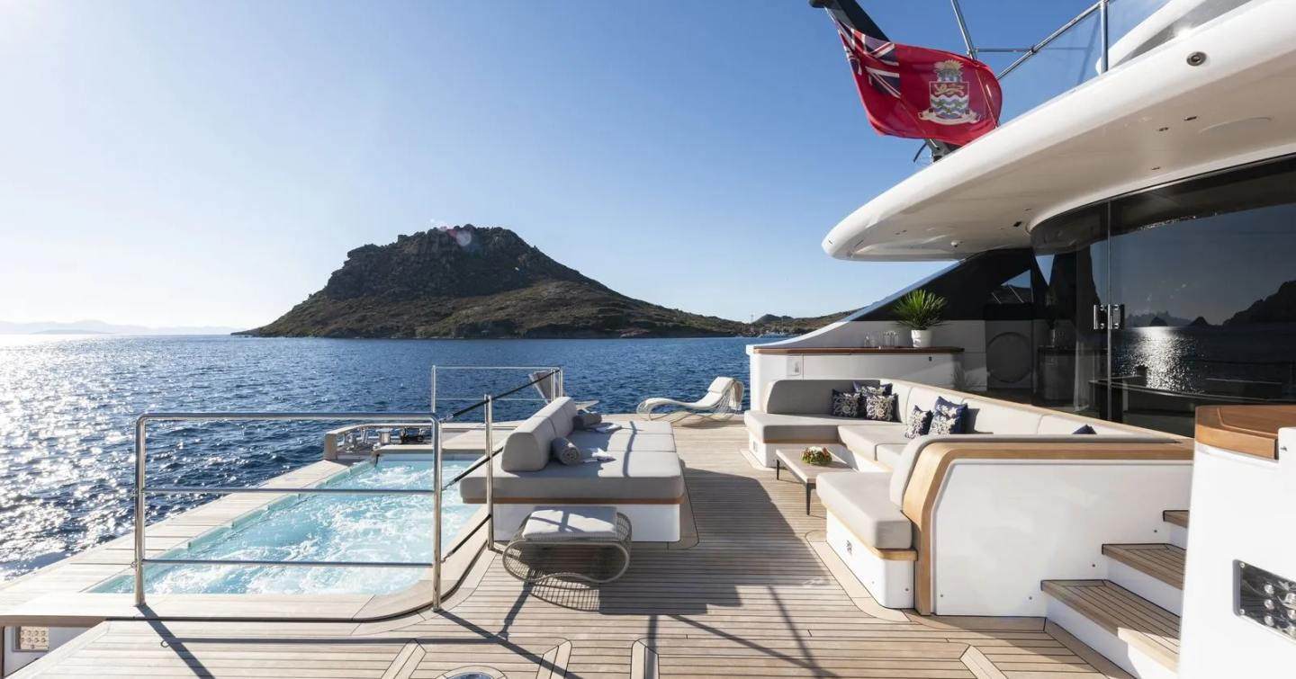 Benetti Oasis 40M motor yacht beach club with pool 