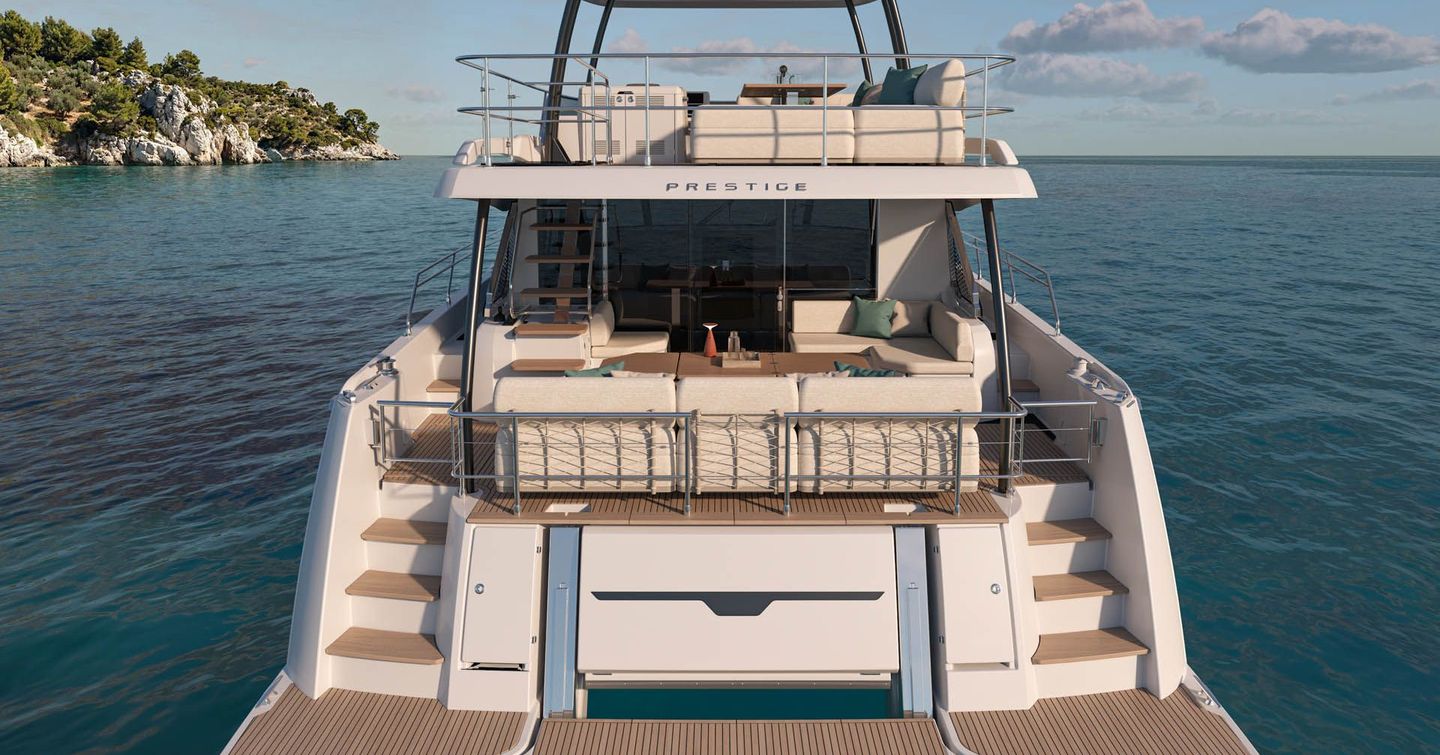 Prestige M6 at anchor stern view 