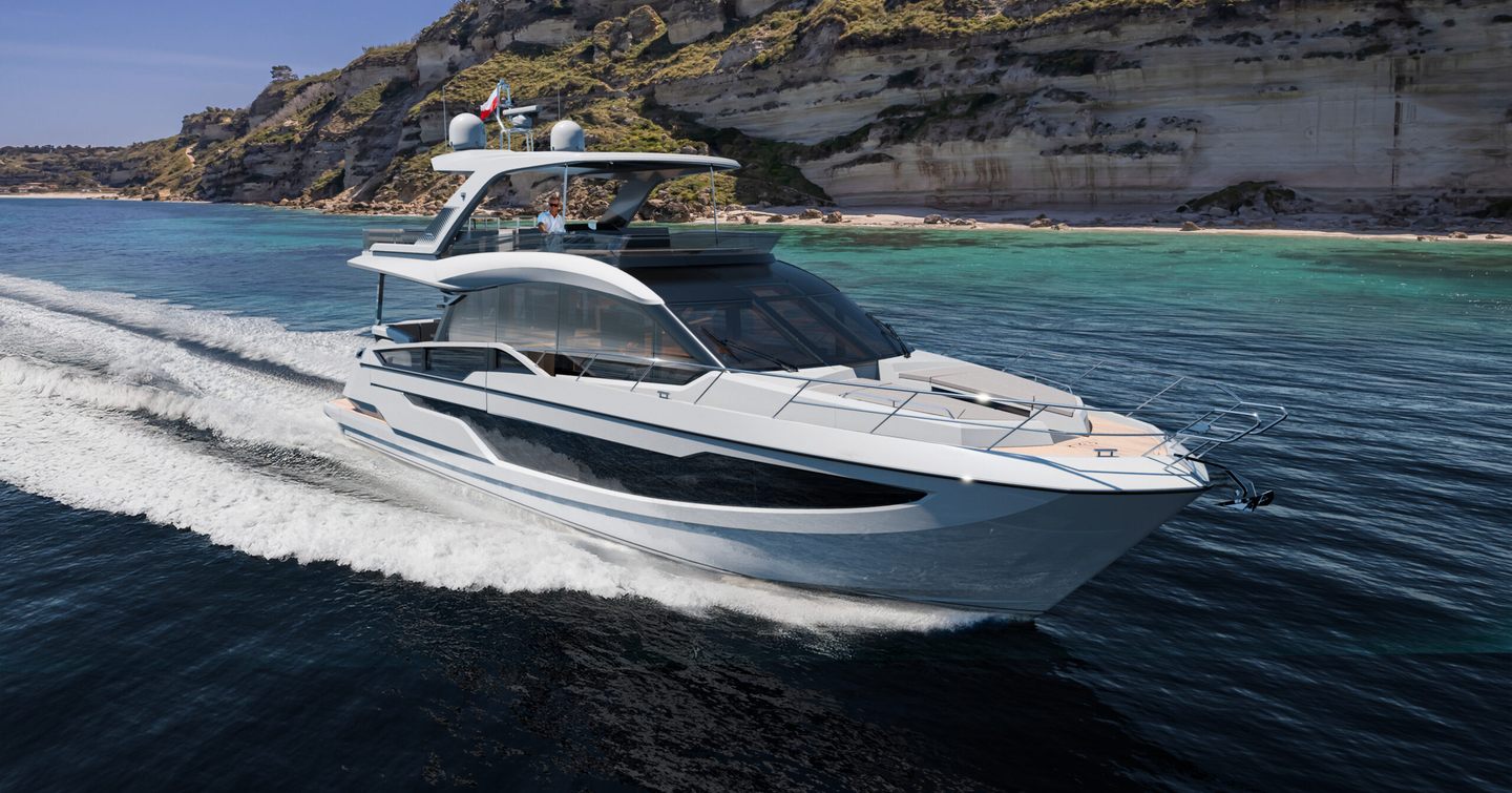 Galeon 640 Fly motor yacht under way