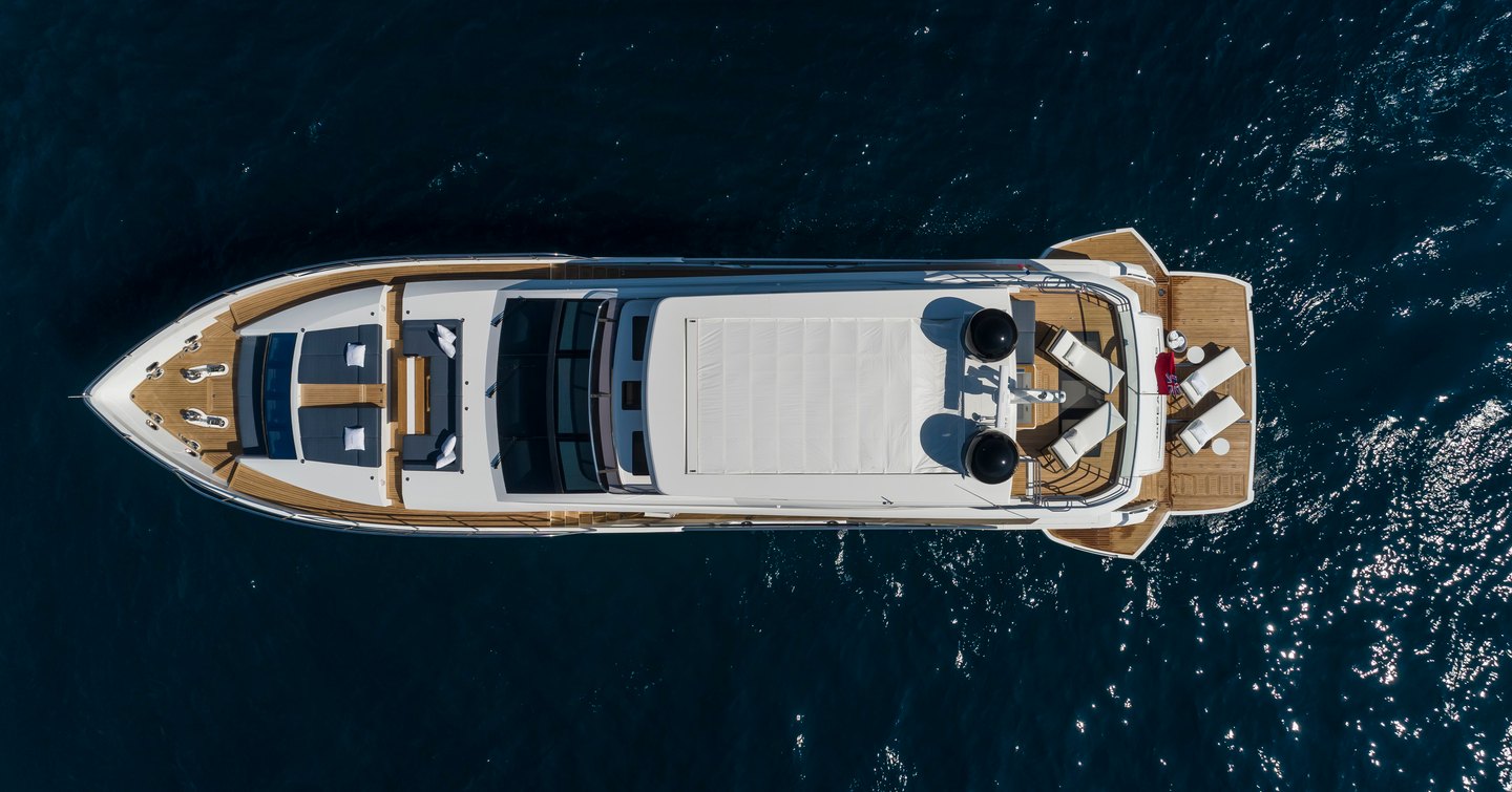 An overhead view of the Pearl 95 superyacht.