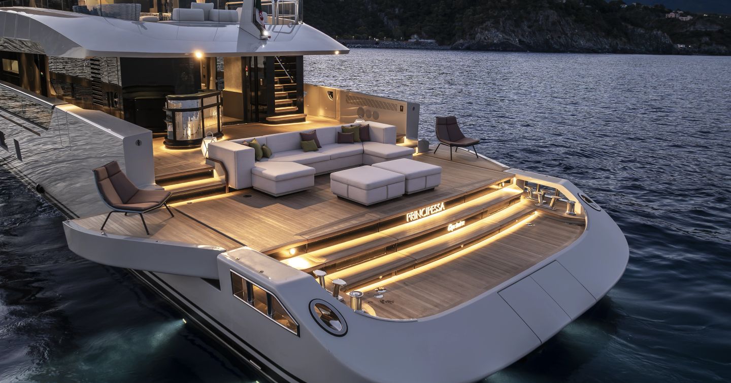 Columbus Atlantique 38M Superyacht Principessa Capricciosa stern with integrated LEDS and U-shaped seating area