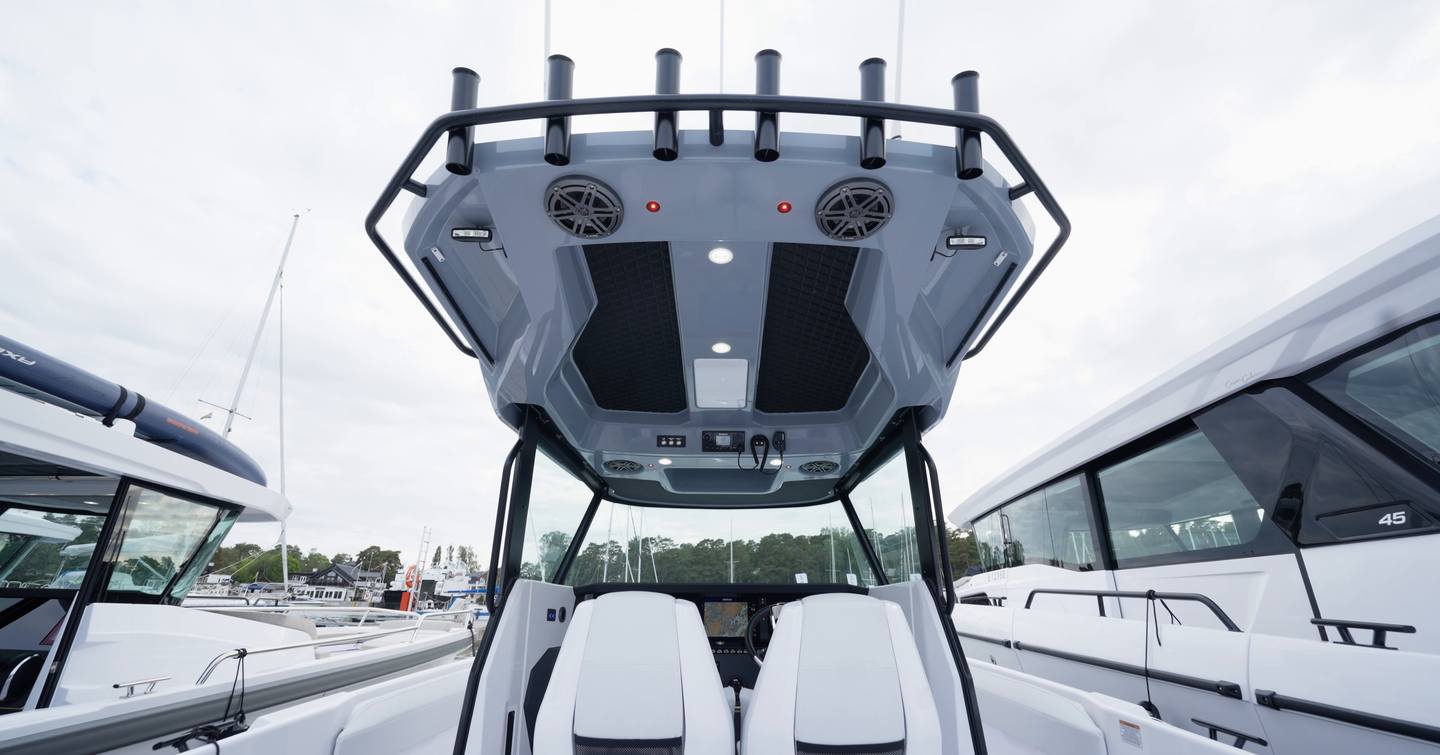 Axopar-29-CCX-Review-roof