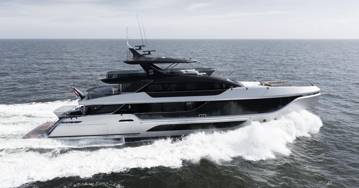 Superyacht Shine under way 