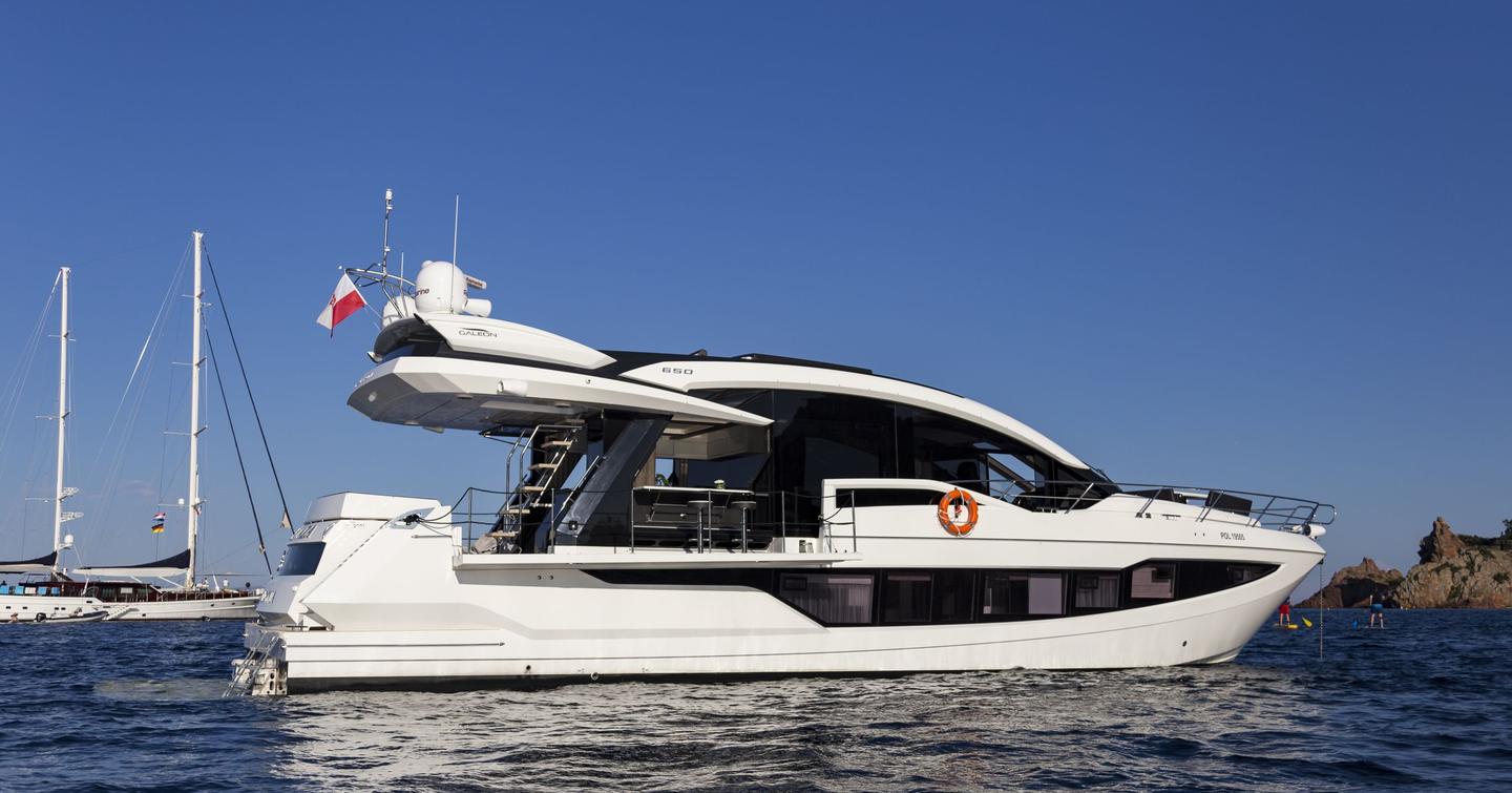 Galeon 650 Sky motor yacht at anchor 