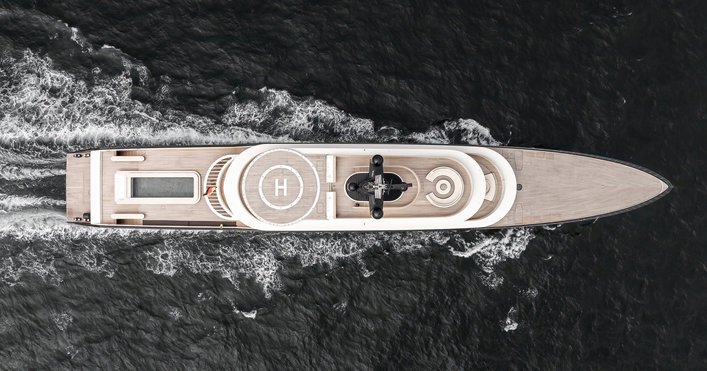 aerial running of superyacht Liva O 