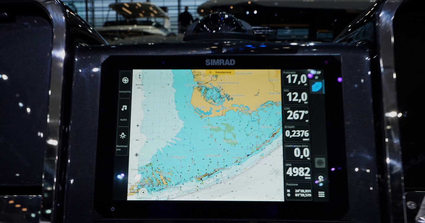 Riva-El-Iseo-Review-simrad-screen