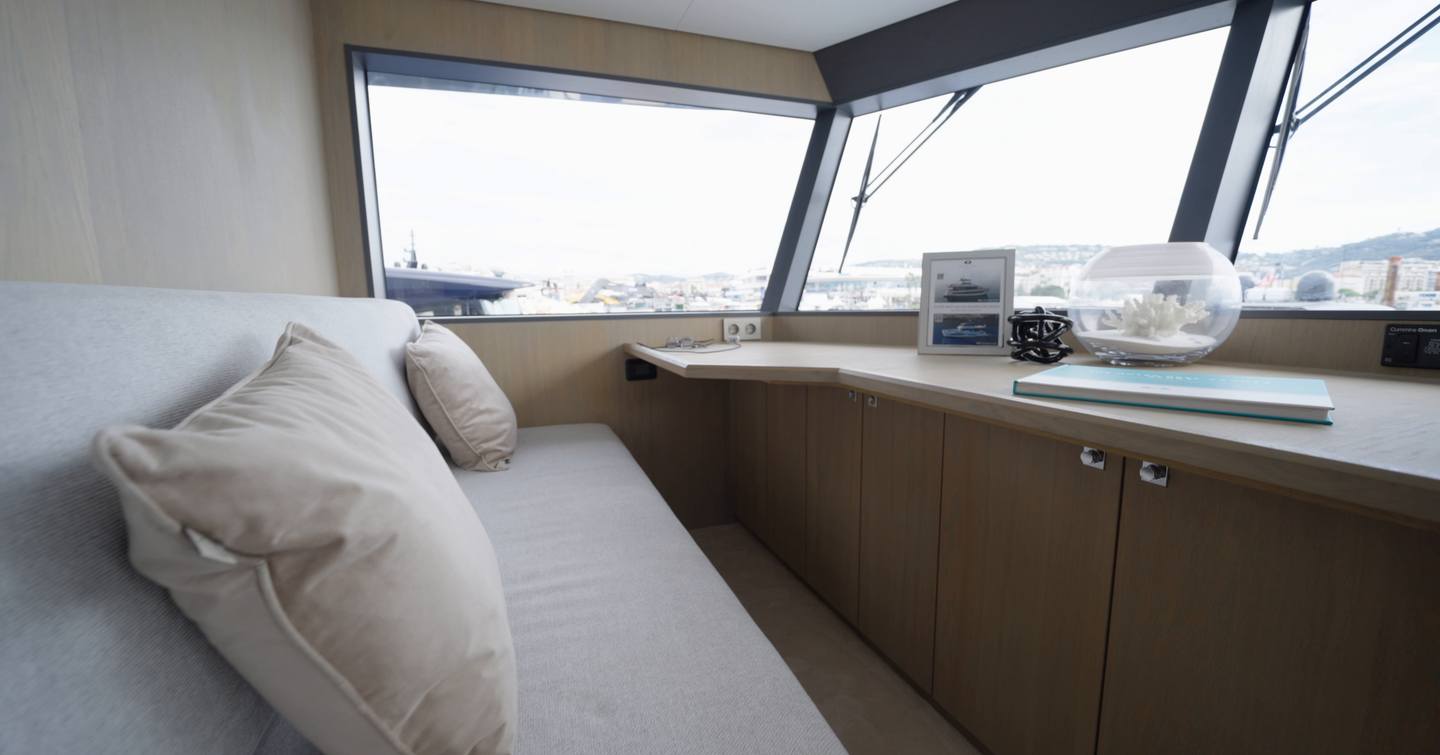 Outer-Reef-Yachts-780-Adventure-Review-navigator-bench