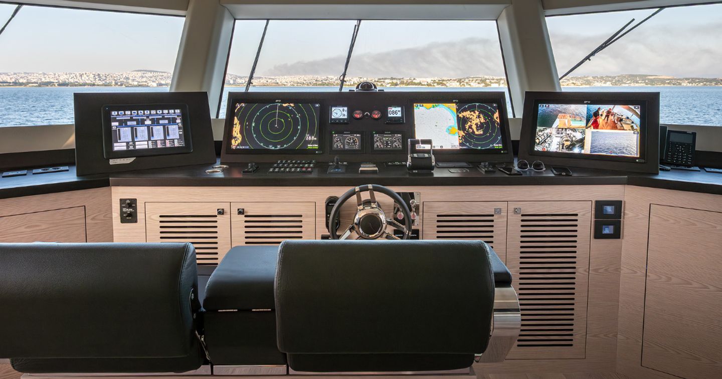 Numarine 40MXP wheelhouse with four multifunction displays and panoramic forward visibility